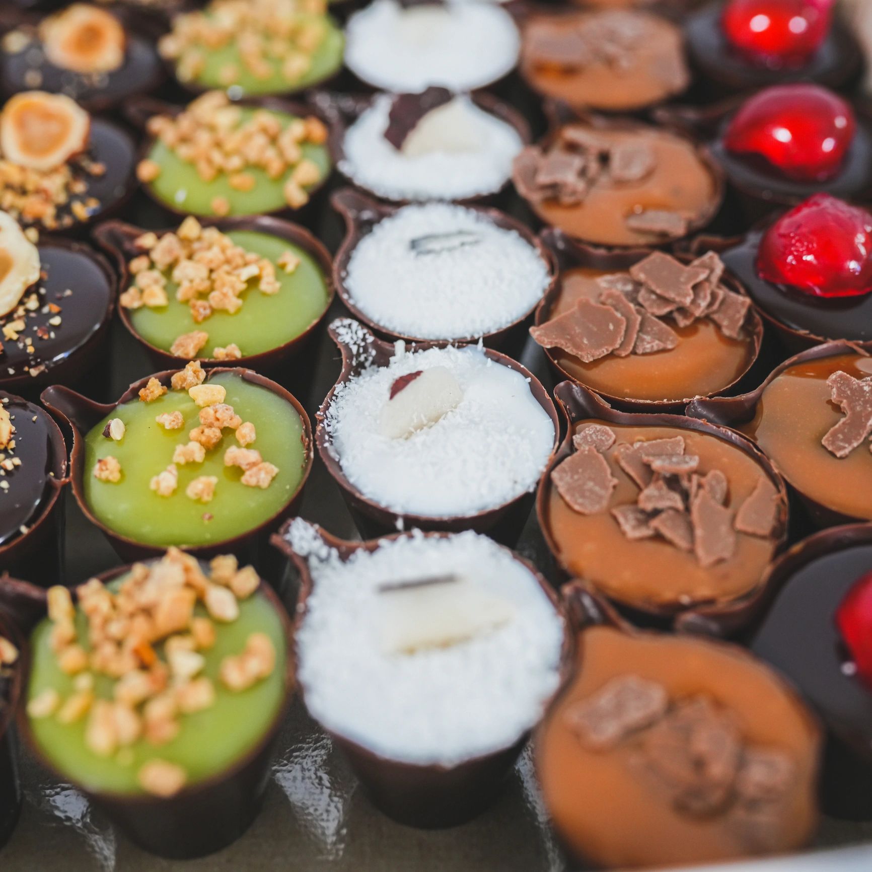 Mini postres de chocolate variados con rellenos